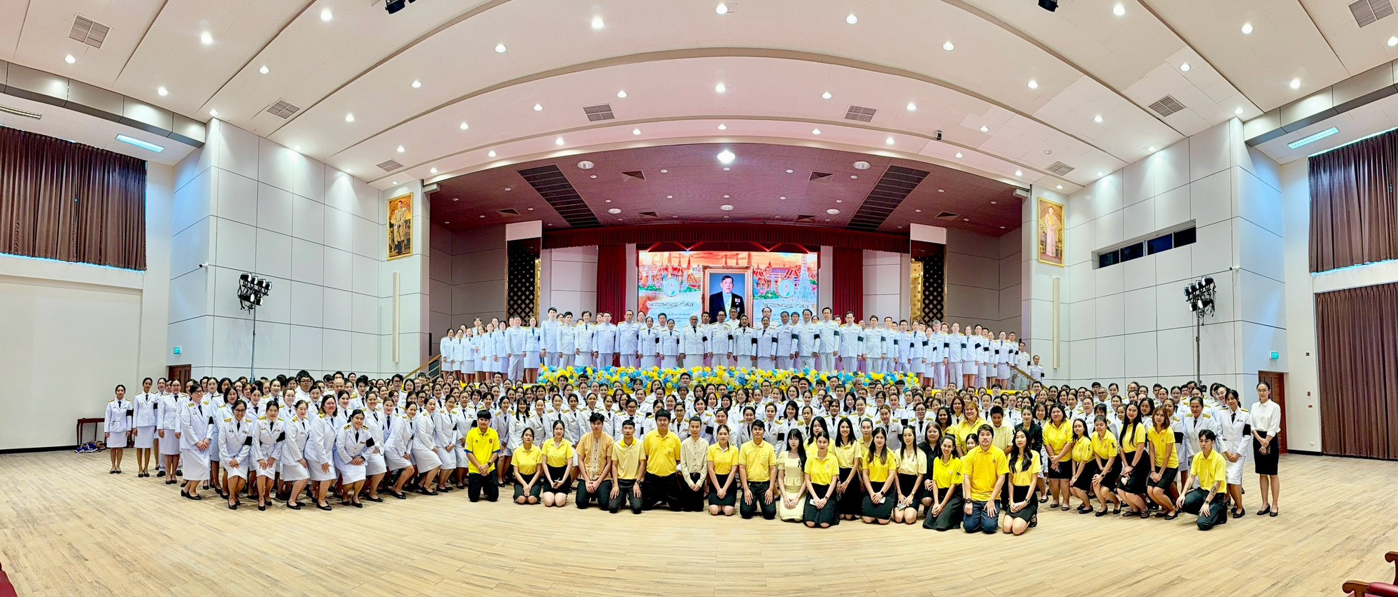 จัดโครงการเฉลิมพระเกียรติสถาบันพระมหากษัตริย์ เนื่องในโอกาสวันเฉลิมพระชนมพรรษาพระบาทสมเด็จพระเจ้าอยู่หัว